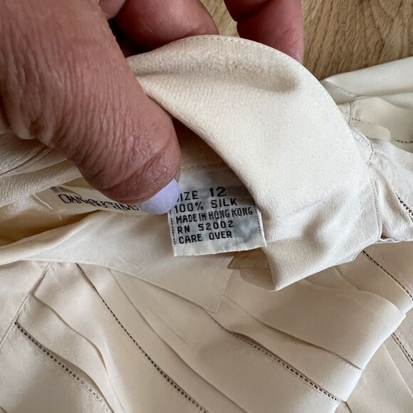 Vintage Silk Dana Buchman Top Size 12 Cream Pleated Long Sleeve Button Down - Picture 6 of 11